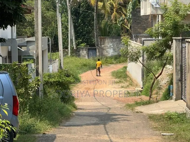 Suwarapola Gangarama Road Land for Sale in Piliyandala