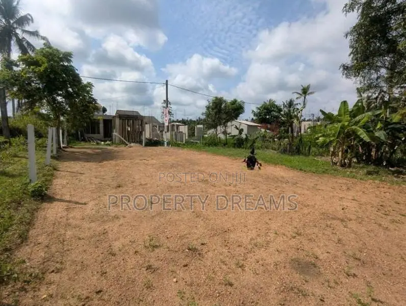 Residential Land for Sale in Pitipana