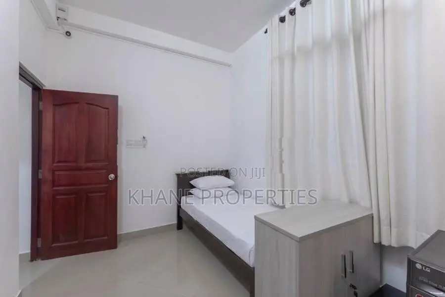 2 Bedroom Furnished Air-conditioned Apartment for Sale in Wellawatte