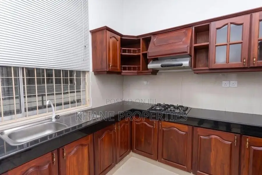2 Bedroom Furnished Air-conditioned Apartment for Sale in Wellawatte