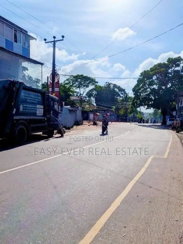 මාතර - දෙවිනුවරින් වටිනා බිම්කොටසක් විකිණීමට