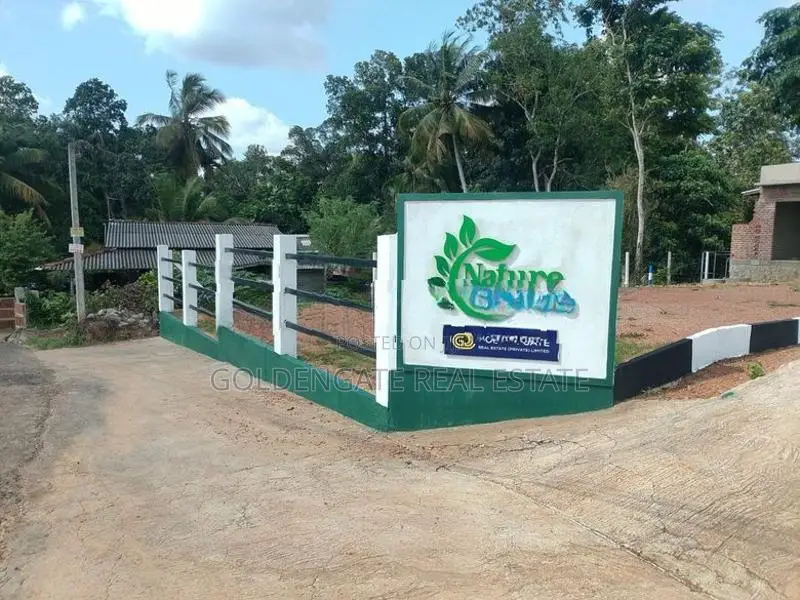 Kalagedihena නගරයෙන් නුවර පාරට නුදුරින් ඉඩමක් විකිණීමට