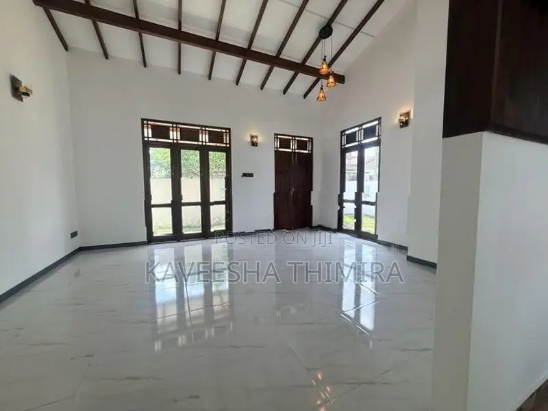 Single Storey House for Sale in Padukka Homagama (bn 100)