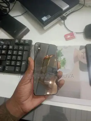 Apple iPhone XS (Used)
