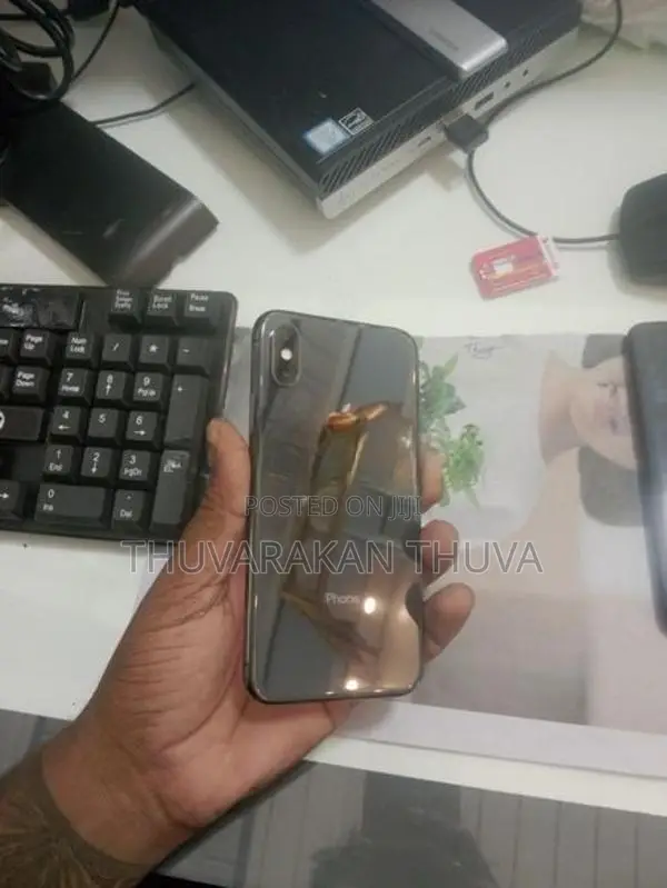 Apple iPhone XS (Used)