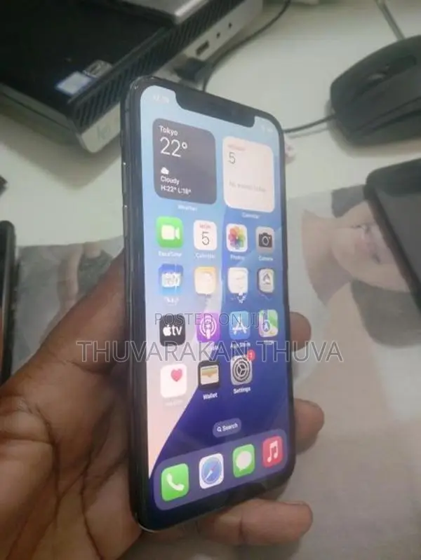 Apple iPhone XS (Used)