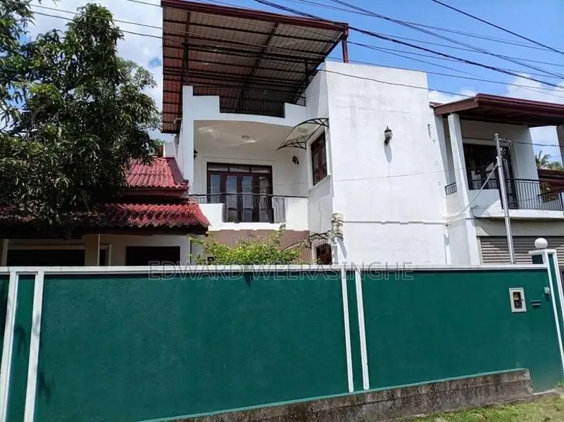 කුලියට දීම තෙමහල් නිවසක් යක්කල ගම්පහ පාර උඩුම්බරා ගාර්ඩන්