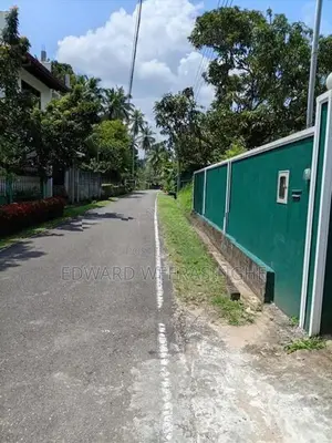 කුලියට දීම තෙමහල් නිවසක් යක්කල ගම්පහ පාර උඩුම්බරා ගාර්ඩන්