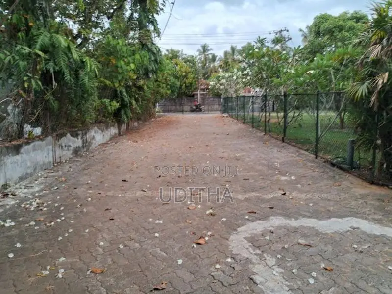 Land for Sale in Udahamulla