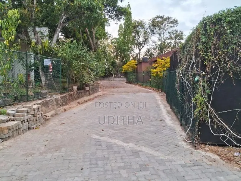 Land for Sale in Udahamulla