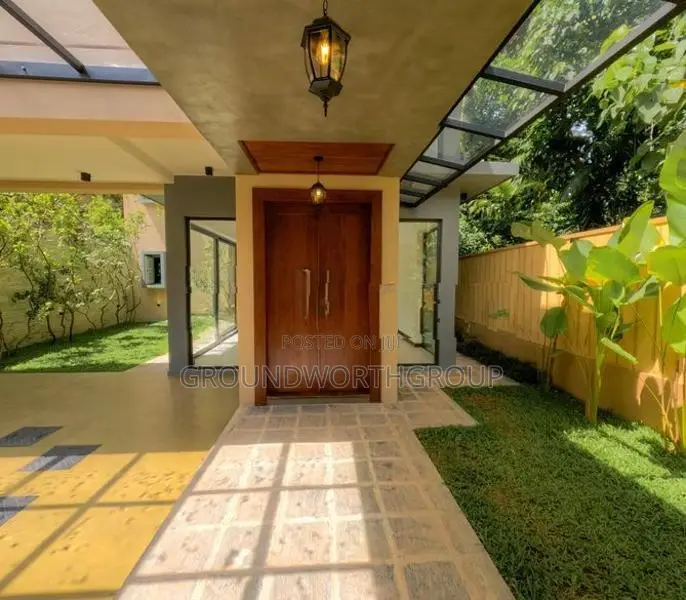 Luxury House for Sale in Lake Road