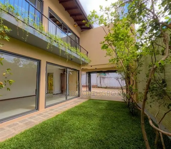 Luxury House for Sale in Lake Road
