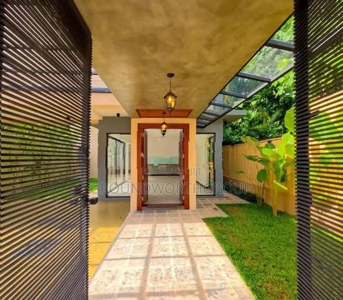 Luxury House for Sale in Lake Road