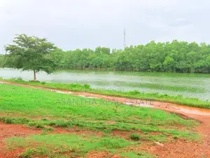 Lake Facing 19.5 P Land Sale at Aggona Koswatha Battramulla