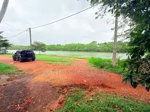 Lake Facing 19.5 P Land Sale at Aggona Koswatha Battramulla