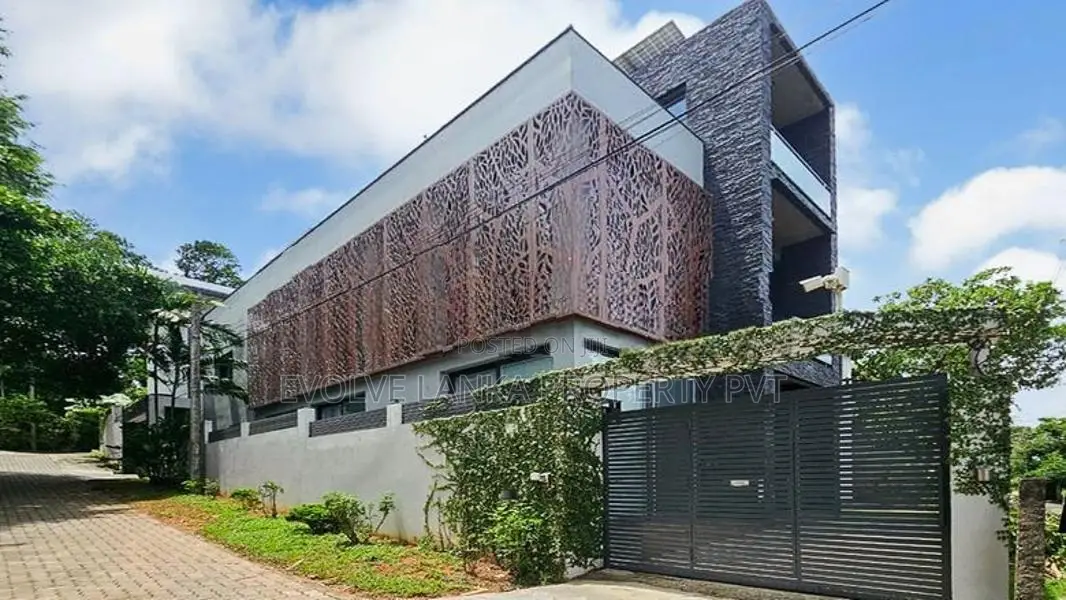 Newly Built Luxury Residence in PitaKotte for rent