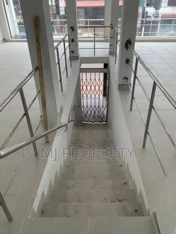 ( SC-1273) Valuable Commercial Building 1st Floor Rent in Pannipitiya