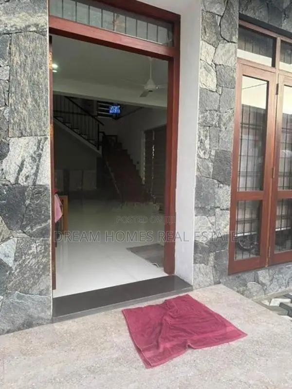 4-Bedroom House For Sale In Kotte – Rajamahavihara Road