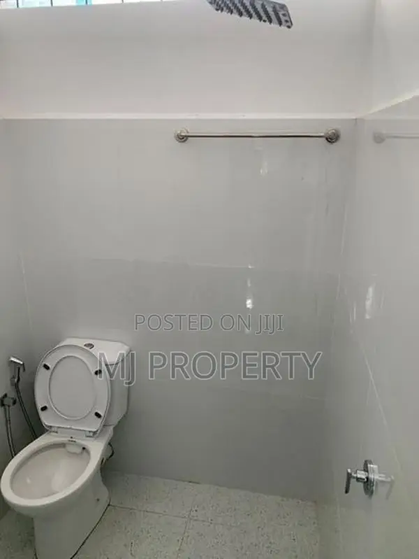 ( SR-1279) Upper Floor House Rent In Narahenpita Colombo 5
