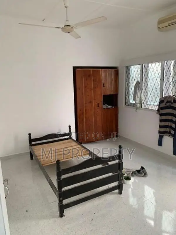 ( SR-1279) Upper Floor House Rent In Narahenpita Colombo 5