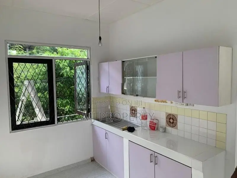 ( SR-1279) Upper Floor House Rent In Narahenpita Colombo 5