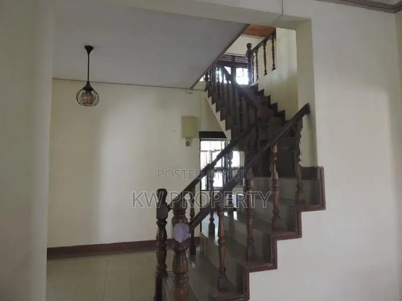 Two story house for sale in moratuwa