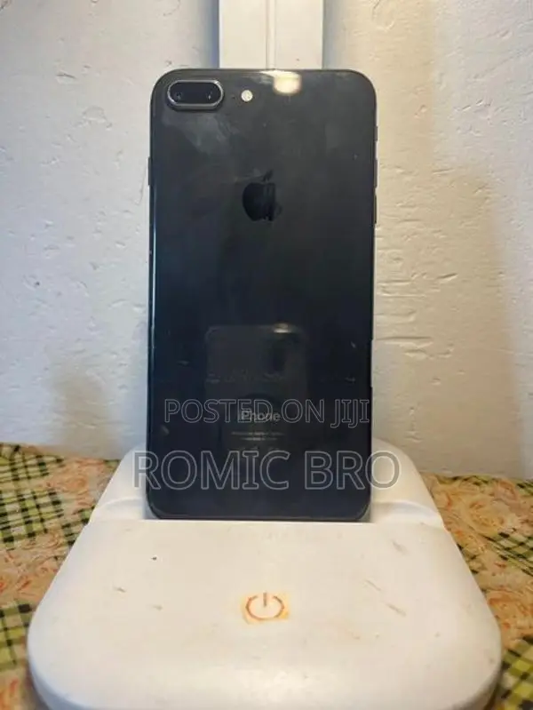 Apple iPhone 8 Plus (Used)