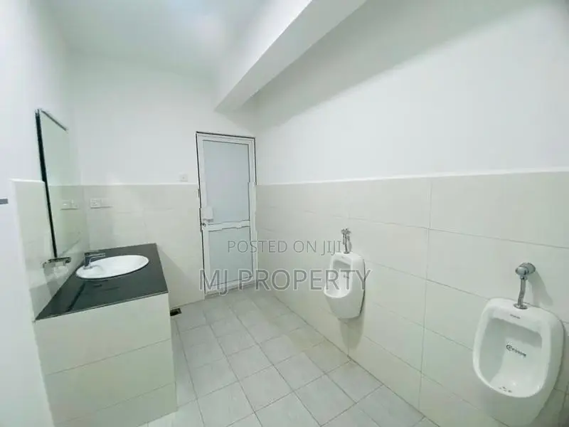 ( GC-1200) Valuable Commercial Building 2nd Floor Rent In Rajagiriya