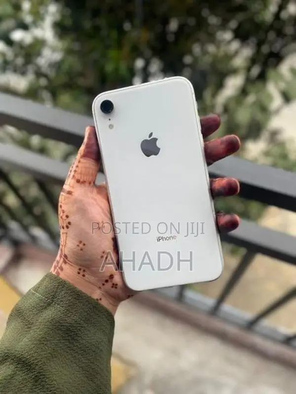 Apple iPhone XR (Used)