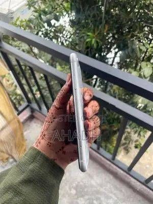 Apple iPhone XR (Used)