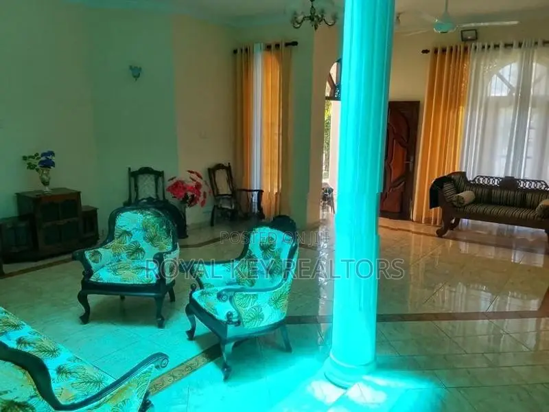 05 Bedroom - Fully Furnished House For Rent In Mount Lavinia