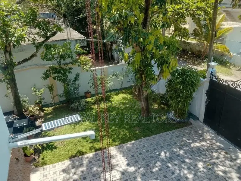 05 Bedroom - Fully Furnished House For Rent In Mount Lavinia