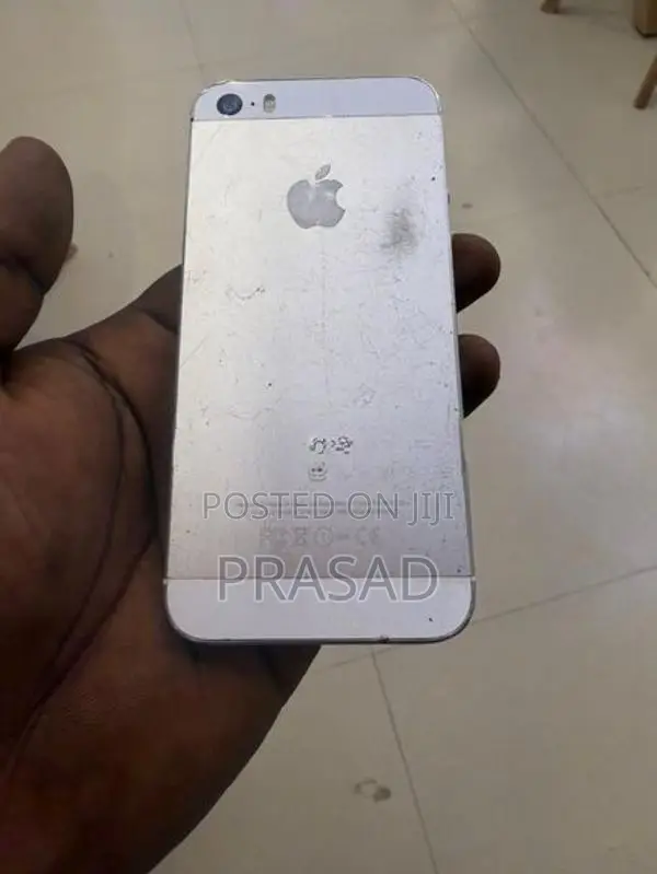 Apple iPhone SE (Used)