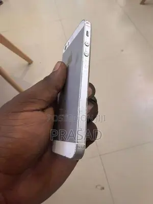 Apple iPhone SE (Used)