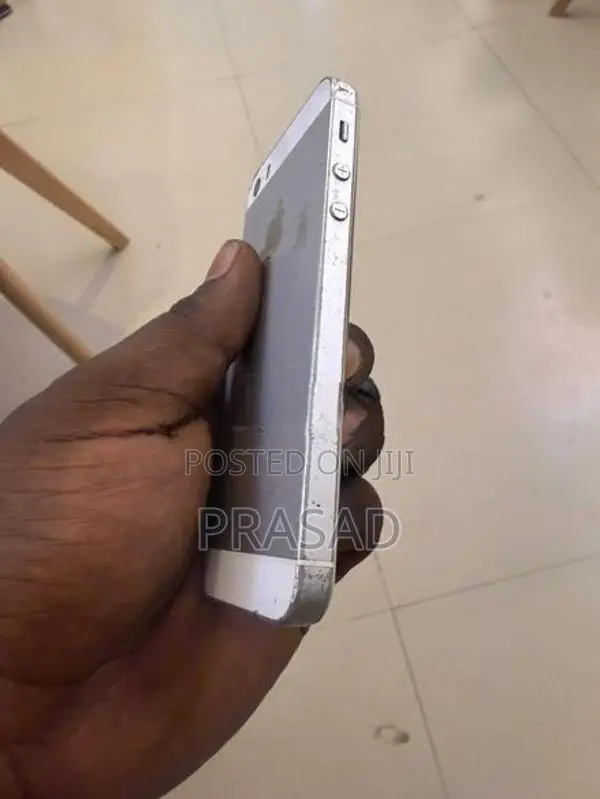 Apple iPhone SE (Used)
