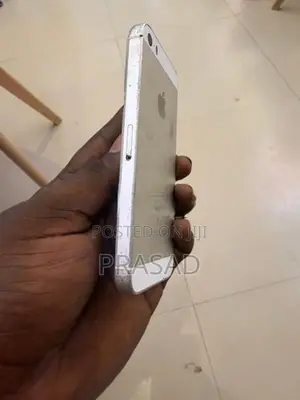 Apple iPhone SE (Used)