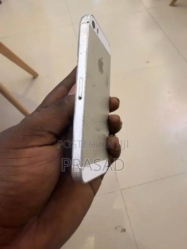 Apple iPhone SE (Used)