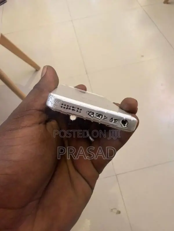 Apple iPhone SE (Used)