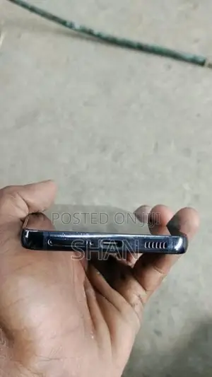 Samsung Galaxy S22 (Used)