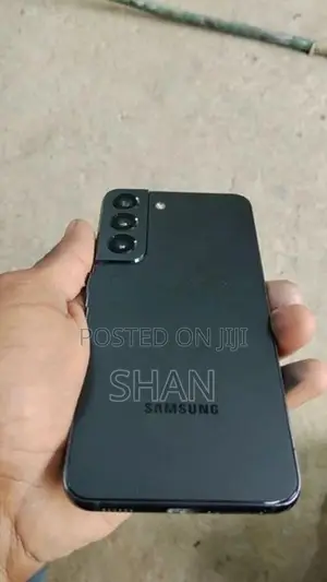 Samsung Galaxy S22 (Used)