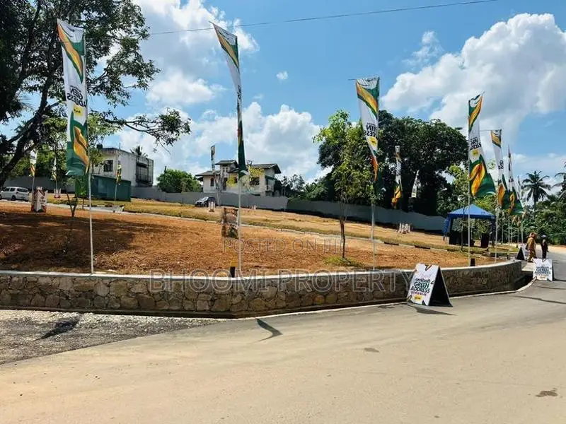 Valueble Land For Sale Near Homagama City D