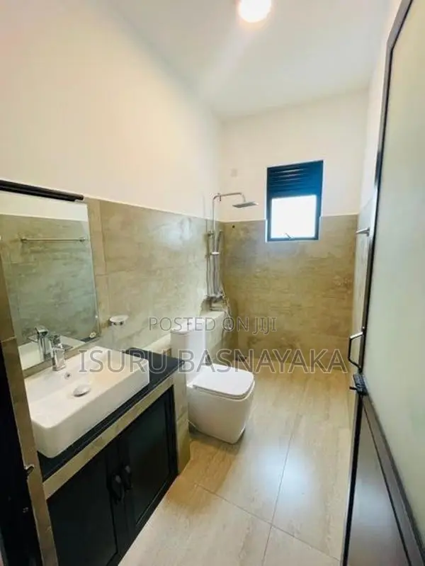Brand New Baththaramulla Koswaththa Thalangama Up House For Rent.