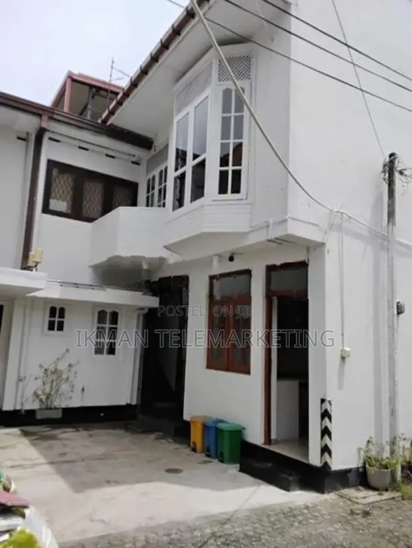 Two Story House for Rent in Colombo 05