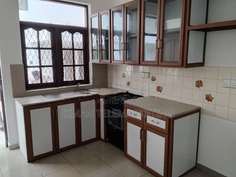 Two Story House for Rent in Colombo 05