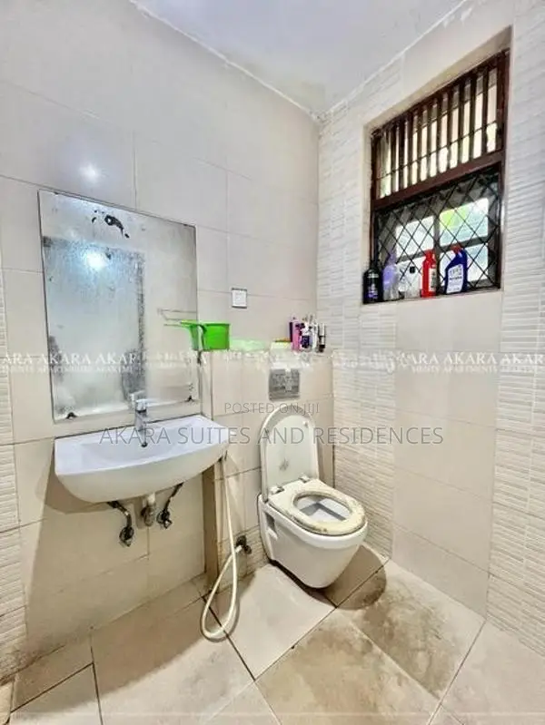 4,000 Sq.ft - Unfurnished House for Rent HL53238 Kalubowila