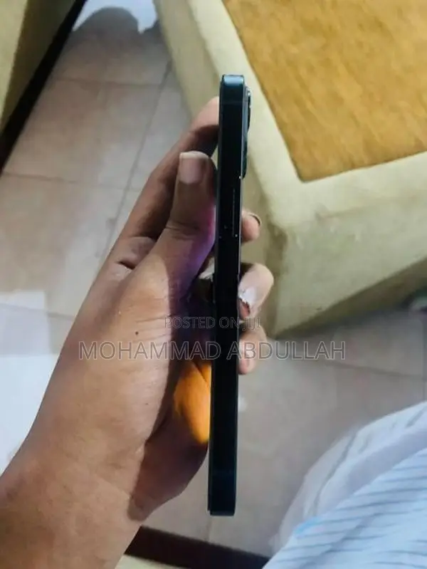 Apple iPhone 13 (Used)