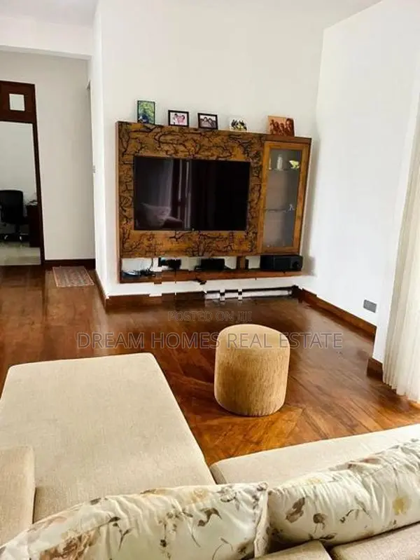 Architecturally Designed Luxury 3-Story House for Sale – Akuregoda