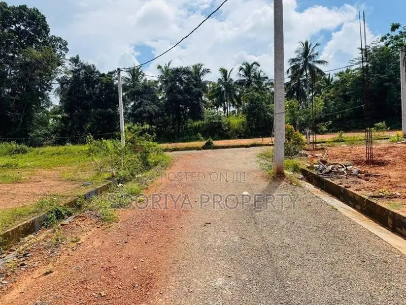 Flat Square Land for Sale - Piliyandala