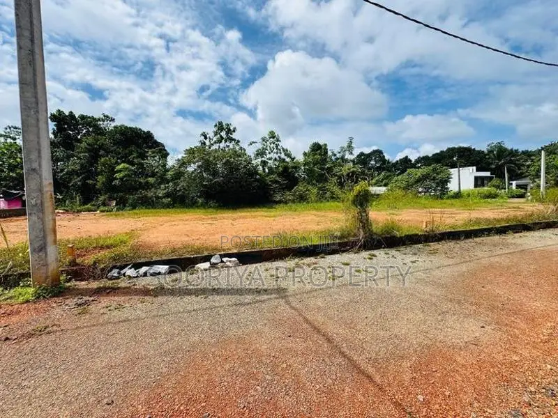 Flat Square Land for Sale - Piliyandala