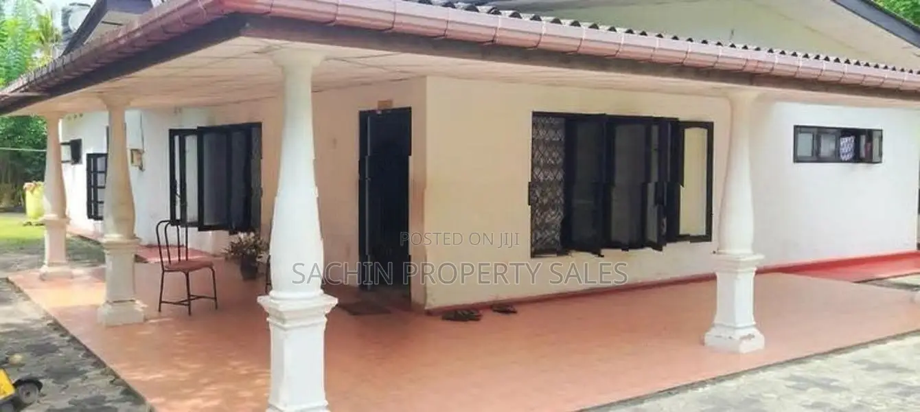 Single-Storey House with 20.5 Perch Land for Sale in Nalluruwa,Panadur